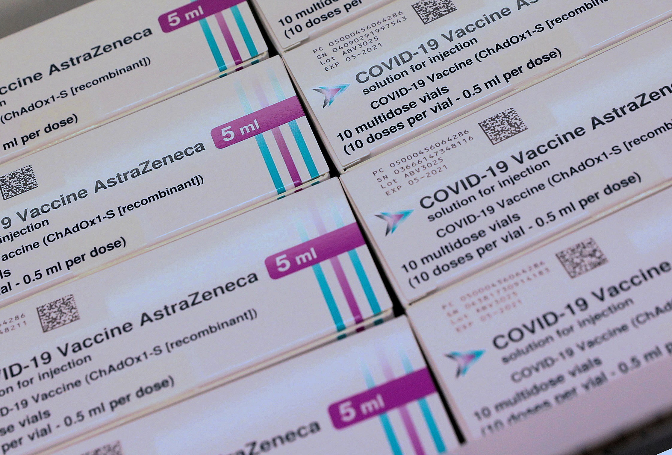 Spanyolország is felfüggeszti az AstraZeneca használatát
