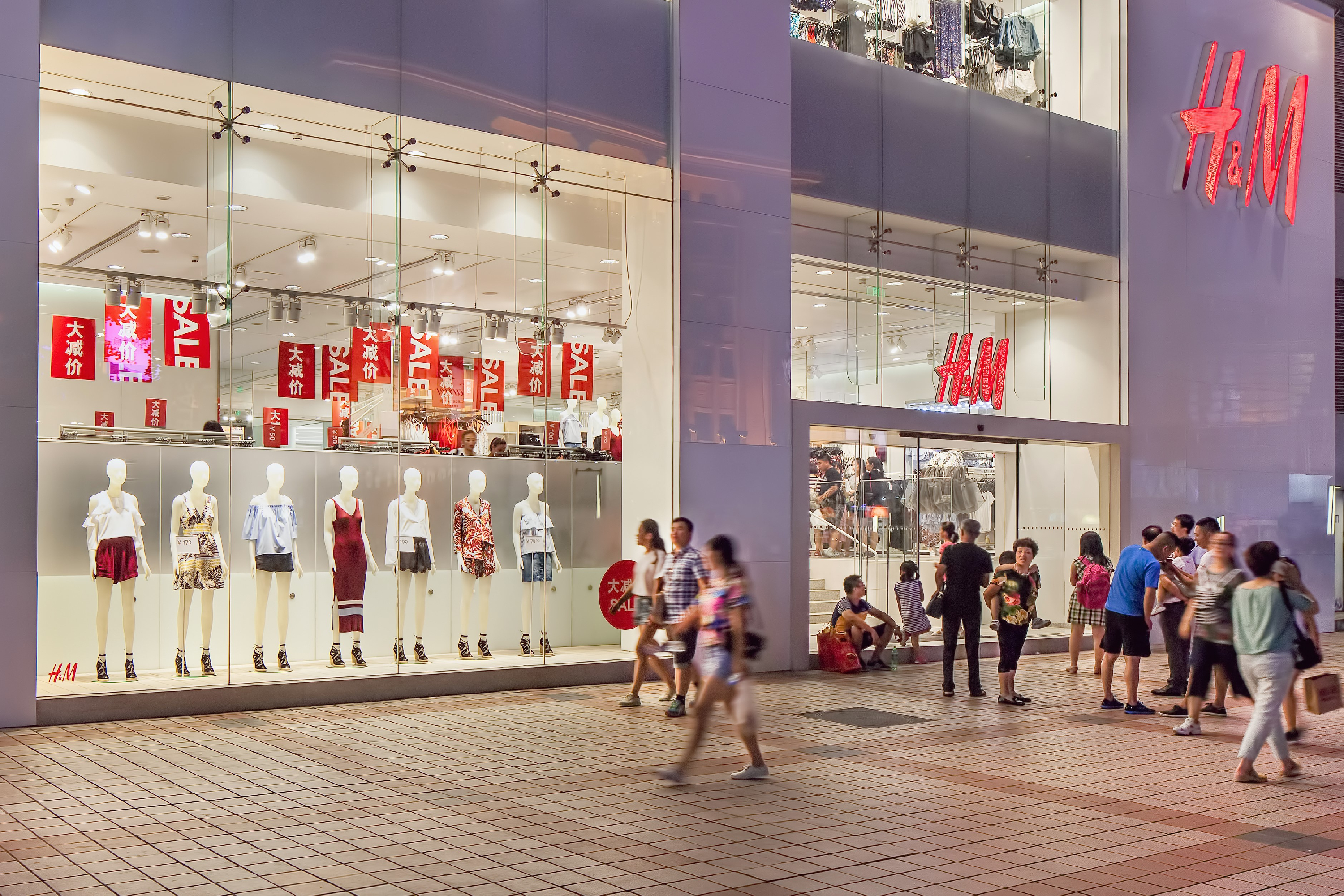 Sorra zárják be a kínai H&M üzleteket, mert a cég fellépett az ujgurok üldözése ellen