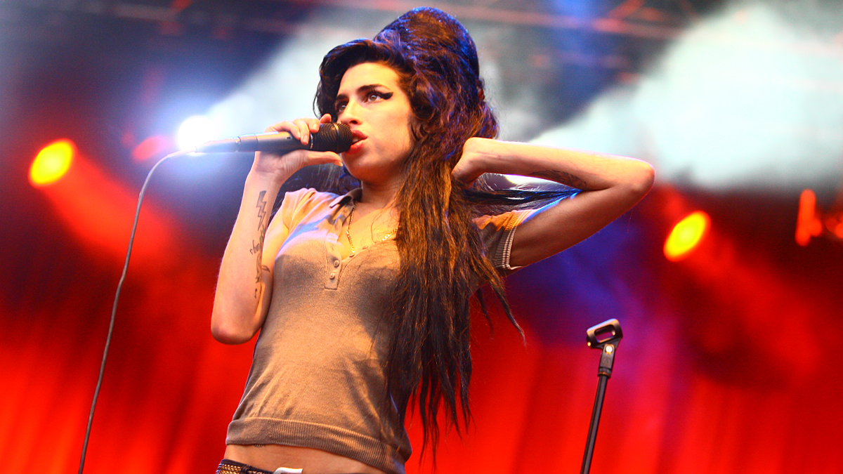 Amy Winehouse rajongók figyelem 
