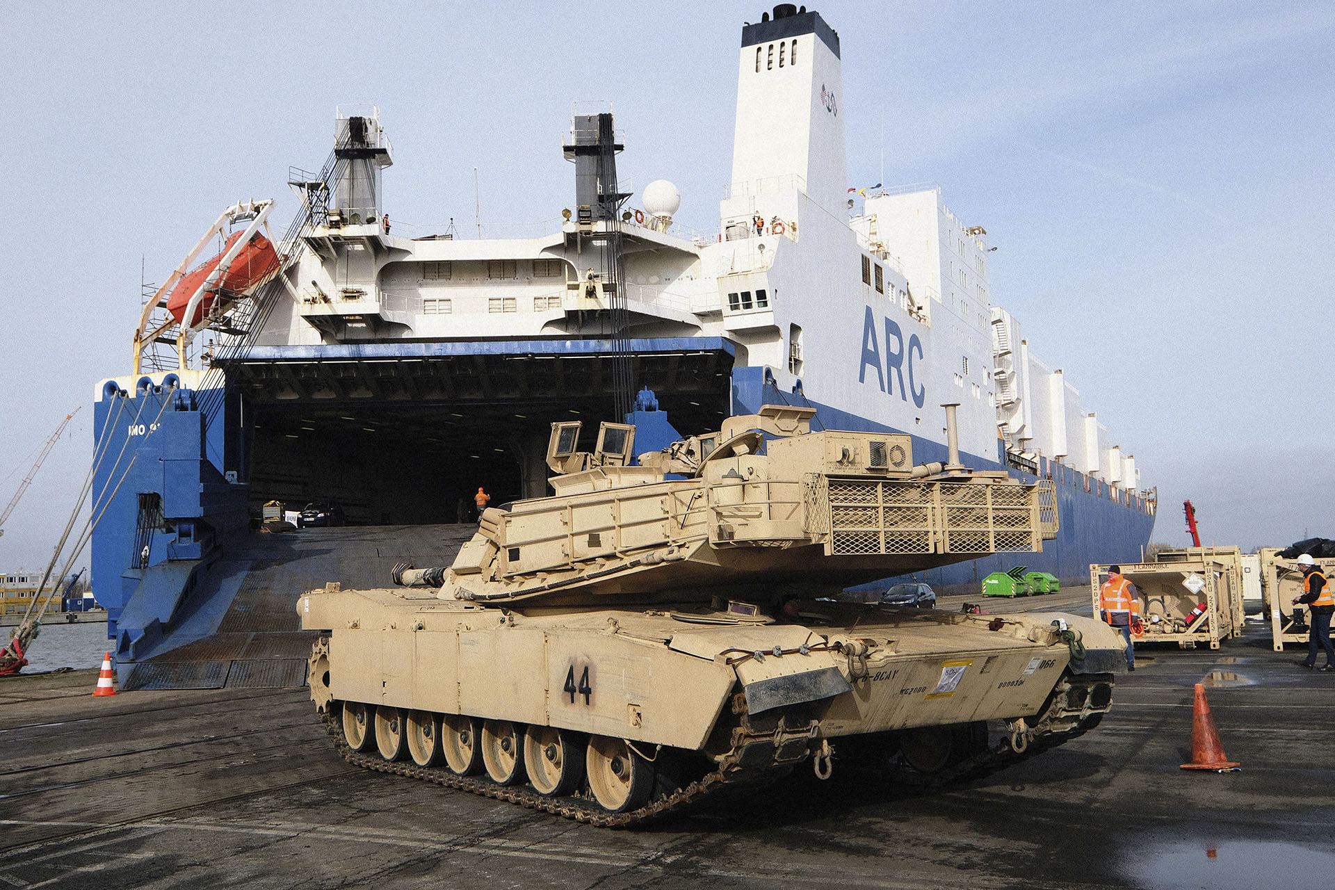 Hivatalos: mennek az Abrams harckocsik Ukrajnába