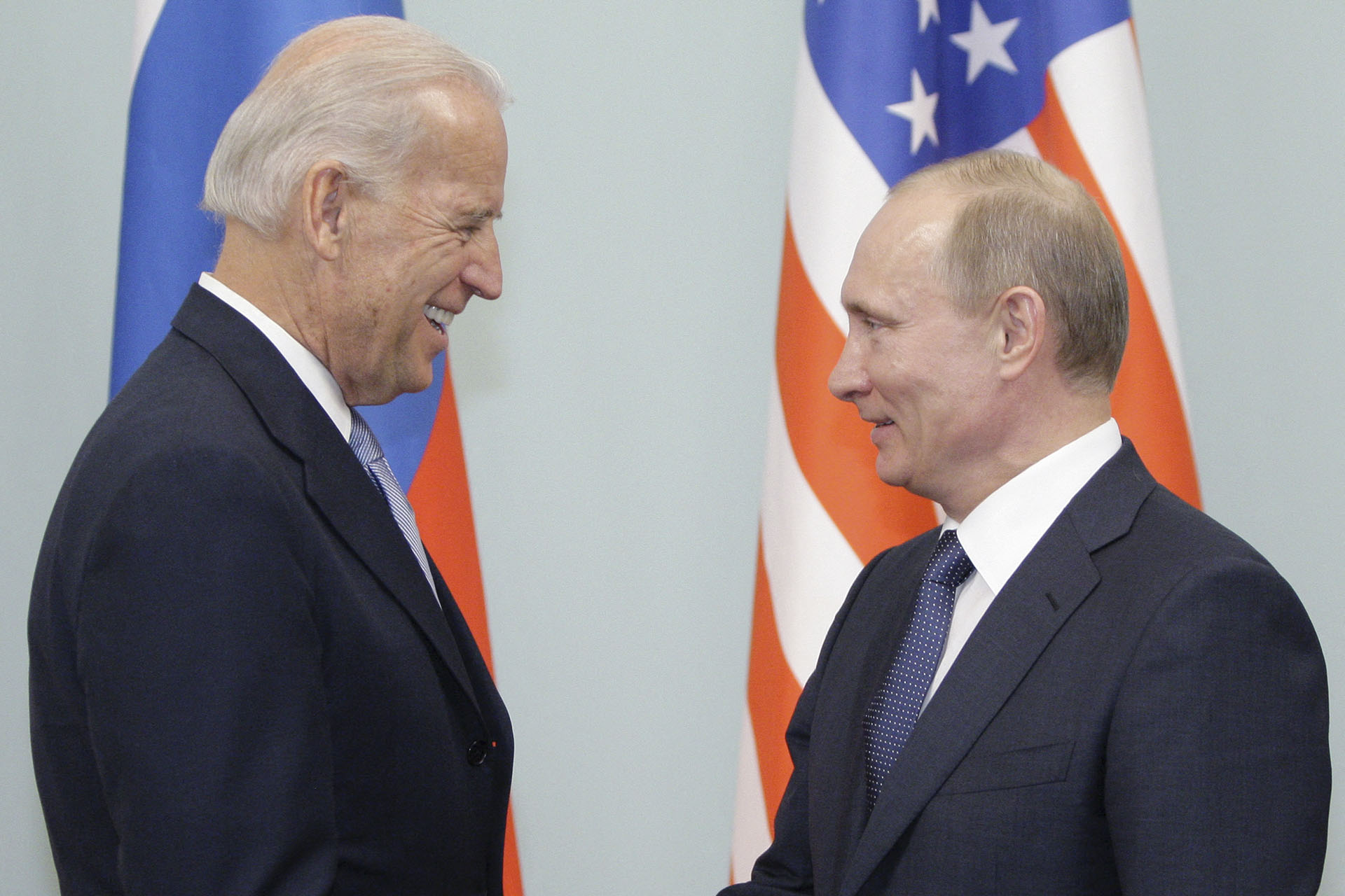 Putyin szerint Biden frissnek néz ki, és benne van az anyagban
