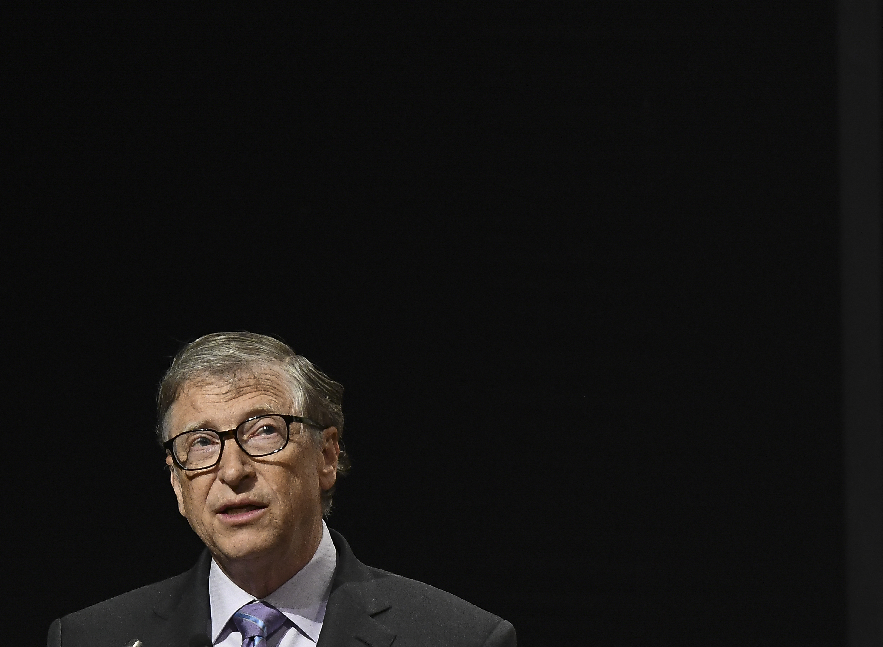 Bill Gates már látja a koronavírus végét