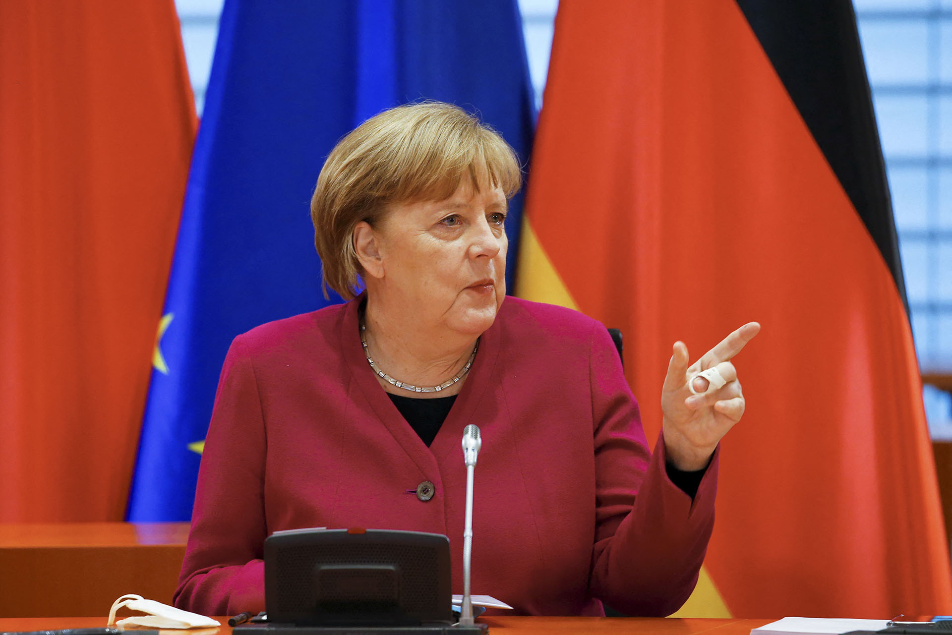 Erre figyelmeztet Merkel utolsó videoüzenetében