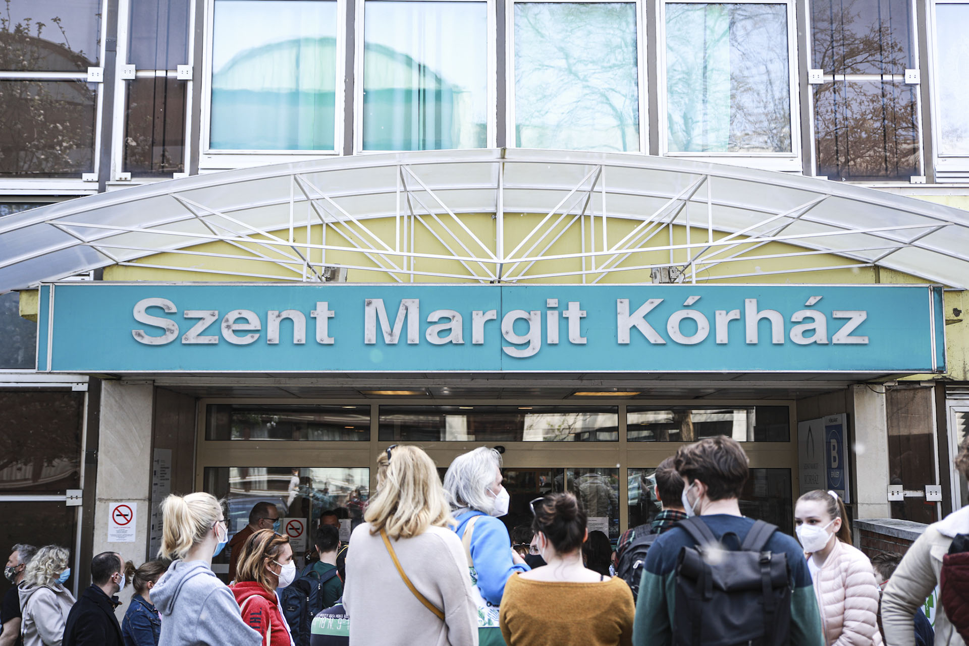 Koronavírus: Látogatási tilalmat rendeltek el a Szent Margit Kórházban