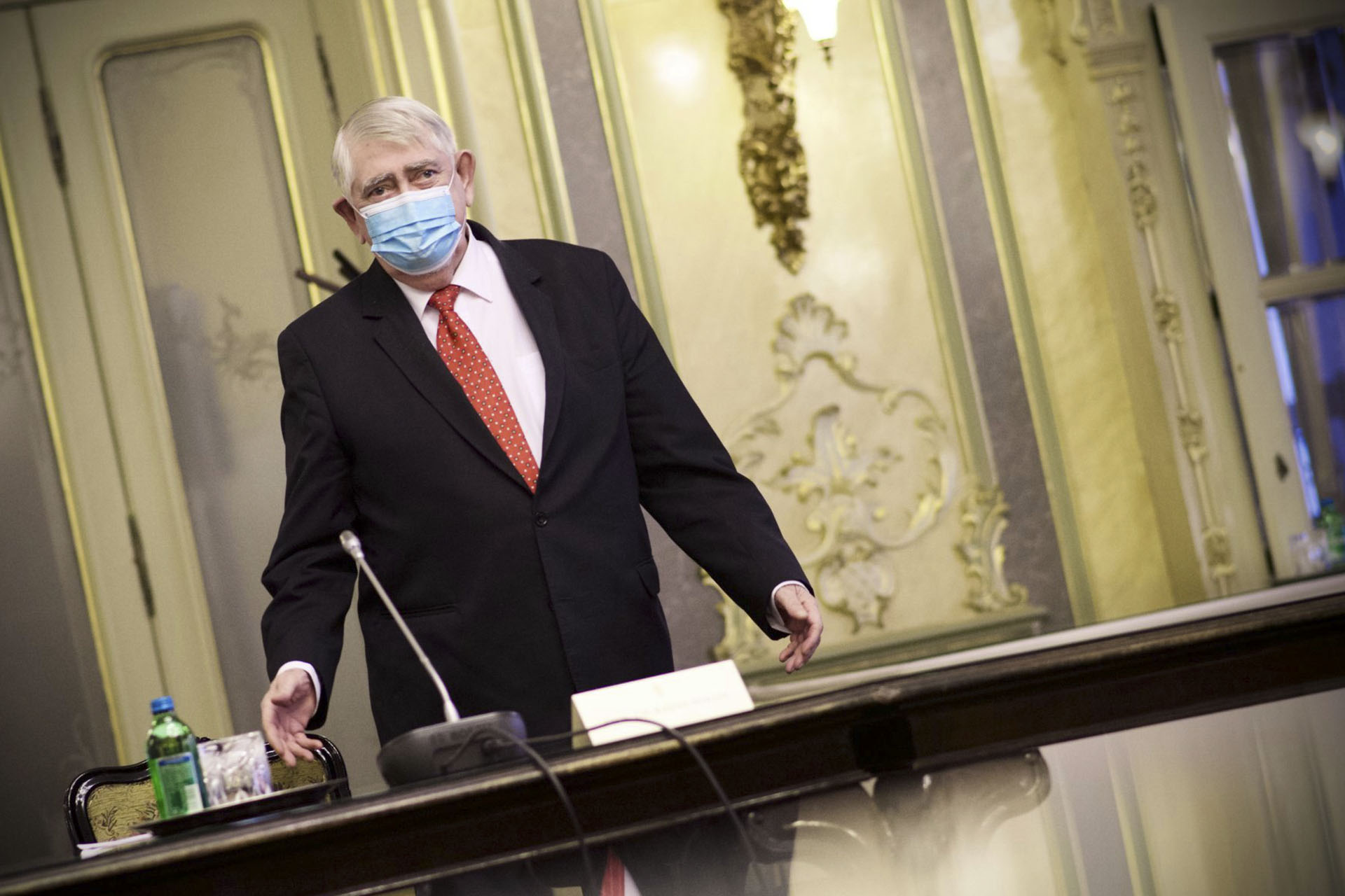 Súlyosbodó járvány: Kásler Miklós elrendelte a kórházi ágyak húsz százalékának a kiürítését 