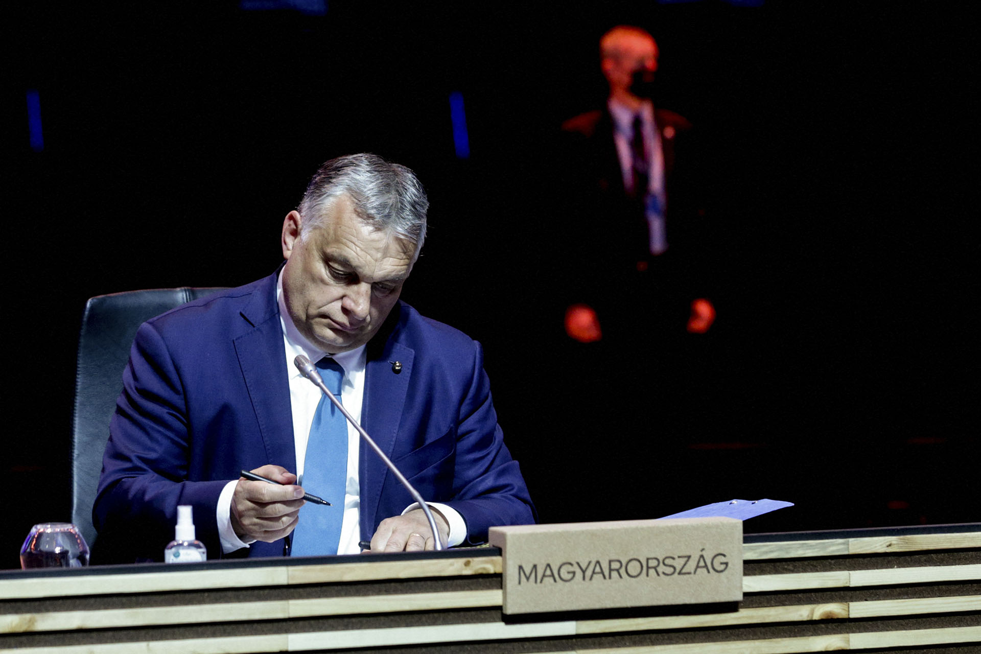 Az Európai Bizottság visszadobta Orbánék helyreállítási terveit