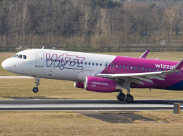 A Wizz Air egyik alfahím utasa szó szerint körbevizelte a területét a repülőgépen 