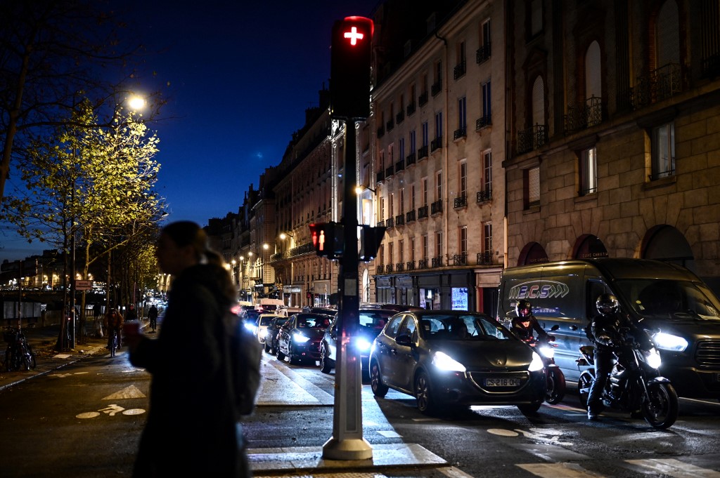Párizs kitiltja belvárosából a gépjárműveket