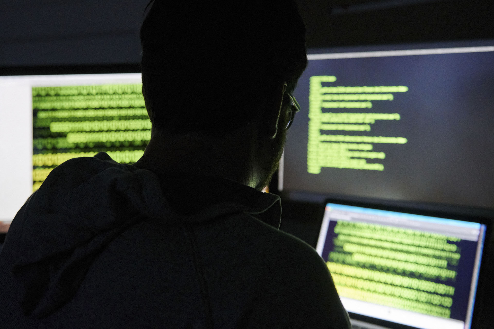 Kibertámadást hajtottak végre orosz hackerek az ukrán kormányhivatalok ellen