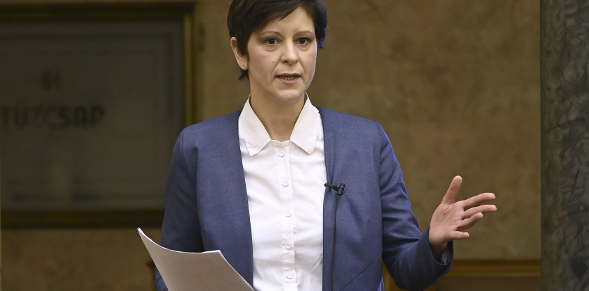 Pert nyert Szél Bernadett a külügyminisztériummal szemben