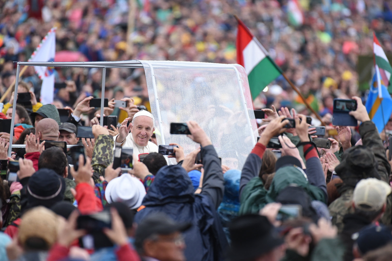 Egyházi lap: Ferenc pápa nem akar találkozni Orbánnal, pedig hetek óta győzködik