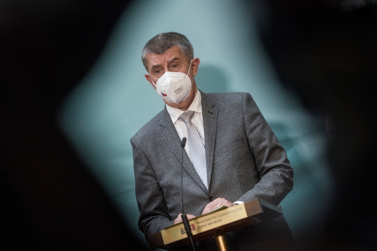Nagyon inog a széke a cseh kormányfőnek
