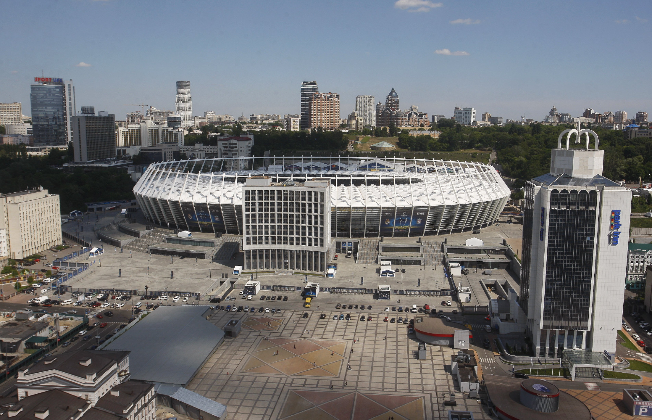 Ukrajnában megtelhetnek a stadionok