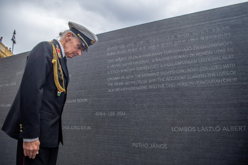 Dunai hajóbaleset - Felavatták a Hableány áldozatainak emlé