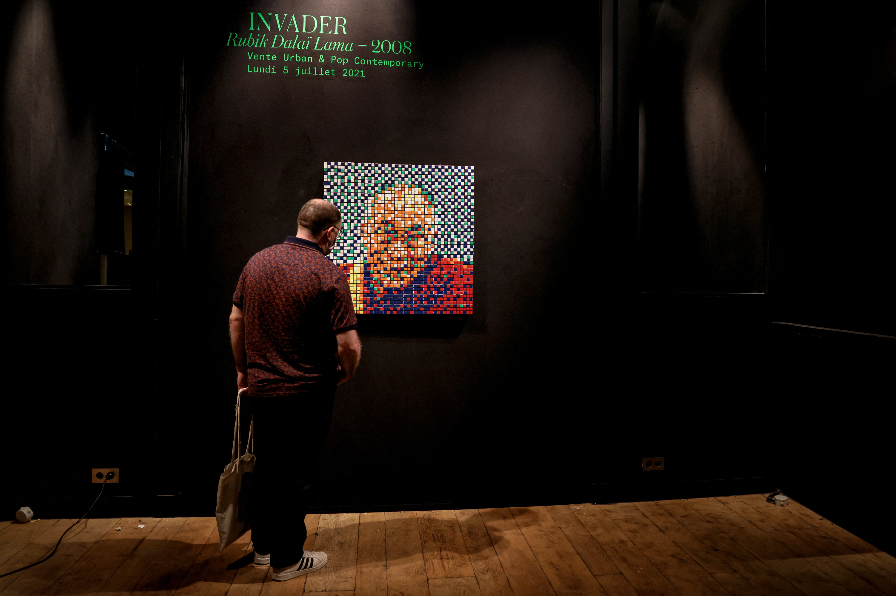Több százezer euróért kelhet el a Rubik-kockákból kirakott Dalai Láma-portré