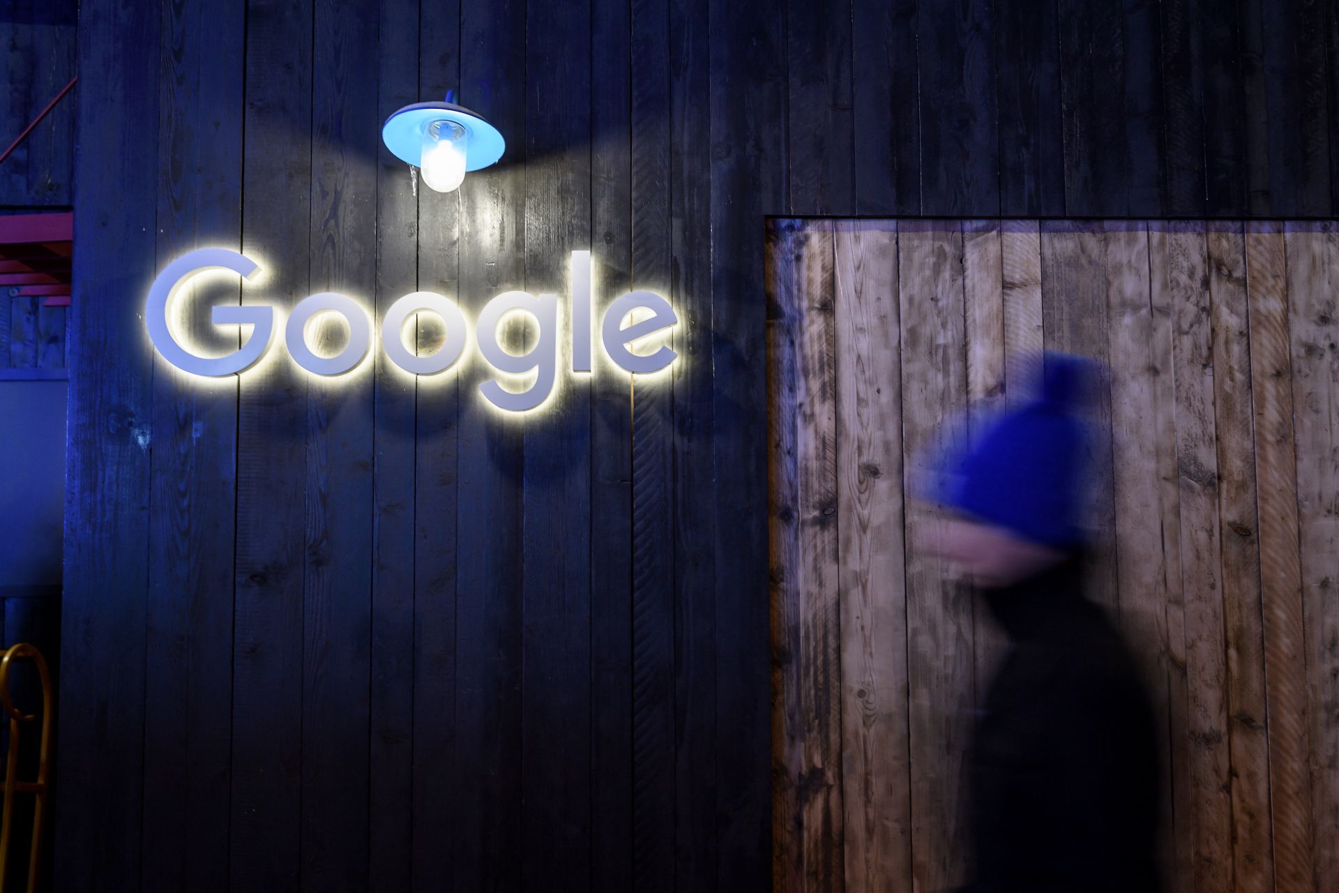 Gyanússá vált a versenyhivatalnak a Google keresőóriás