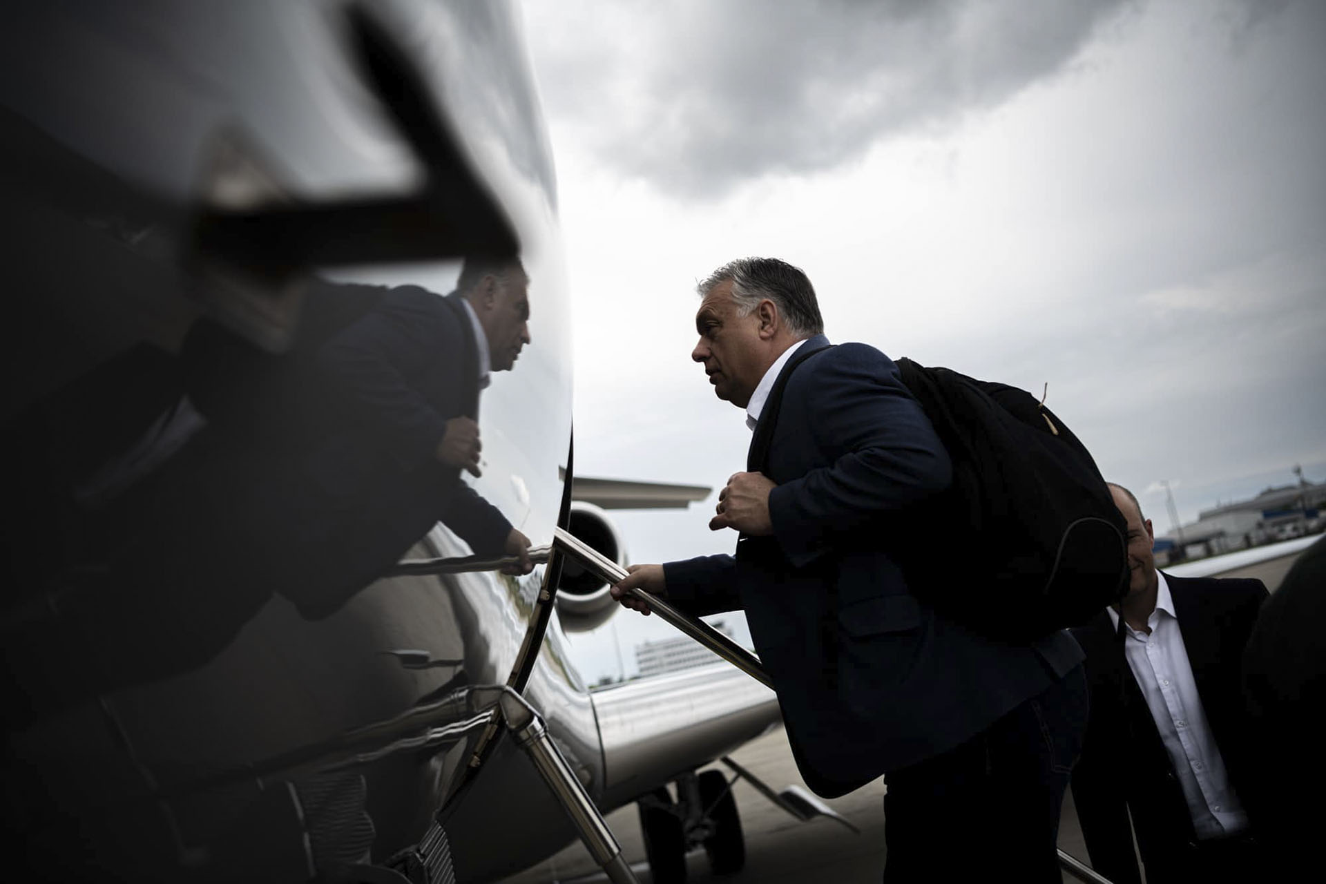 Senki sem tudja és tudhatja, hogy mennyiért repülnek Orbánék