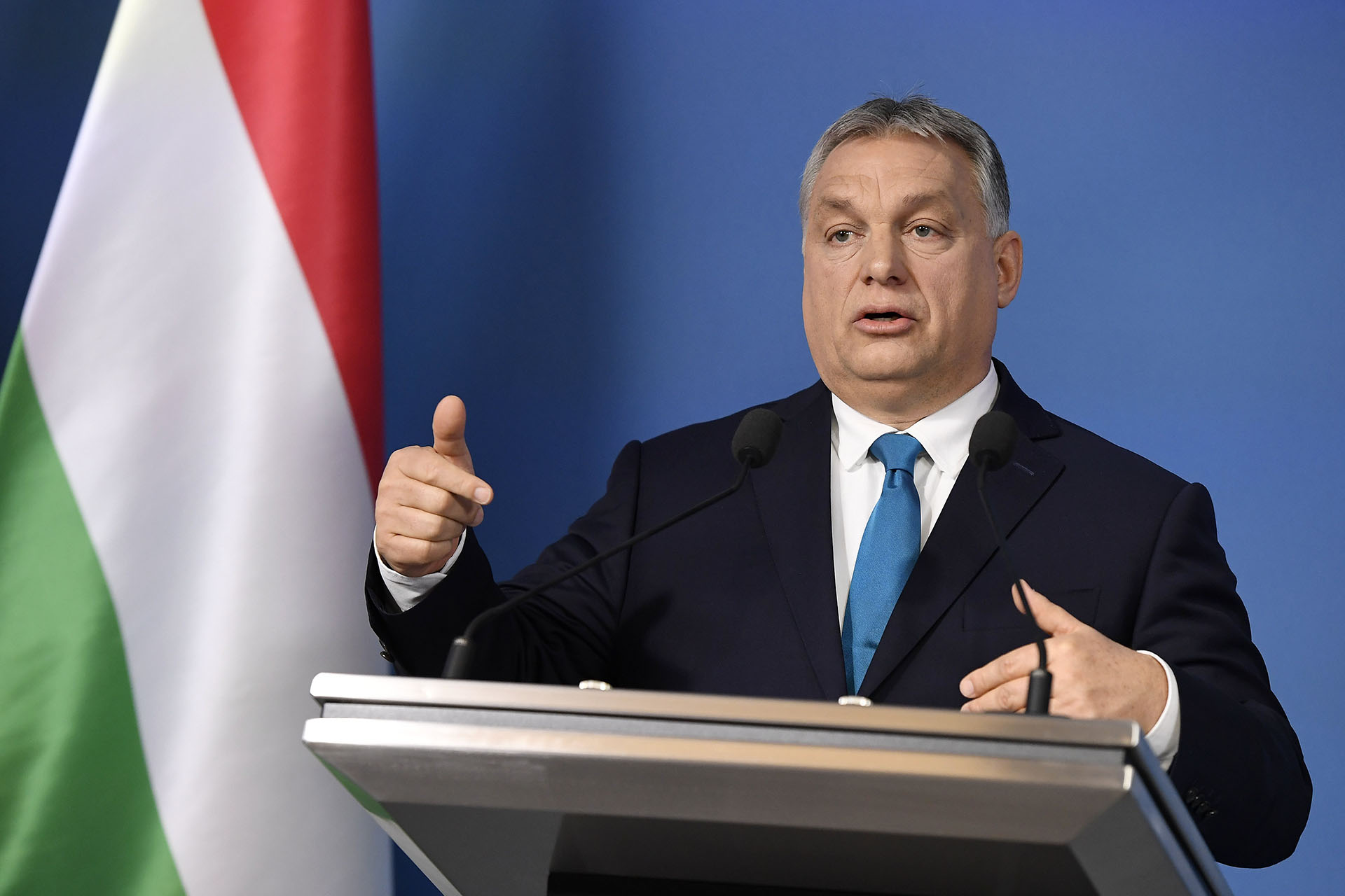 Megszólalt Orbán – lejtőn a forint