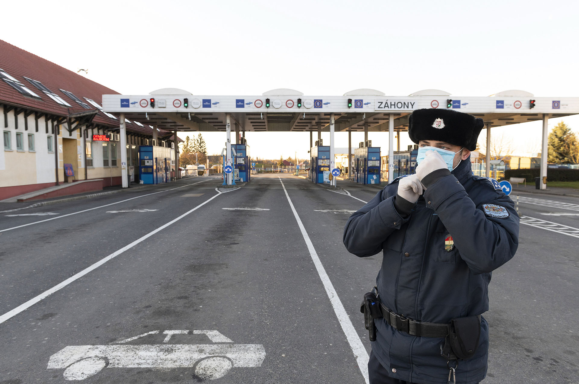 Magyarország kinyitotta a határokat a szomszédos országok előtt