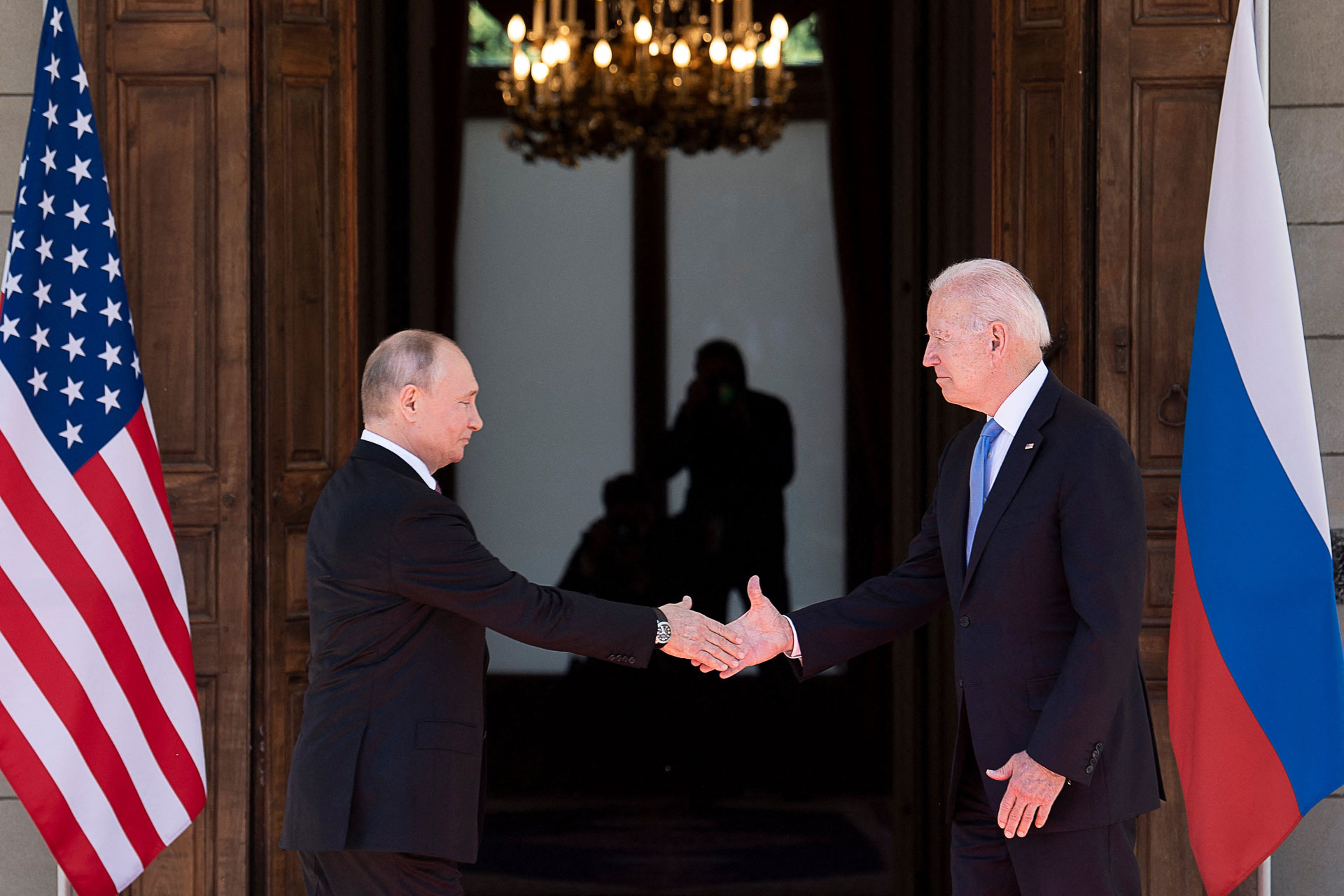 Joe Biden: Putyinnak keményen fel kell lépnie a kiberbűnözők ellen