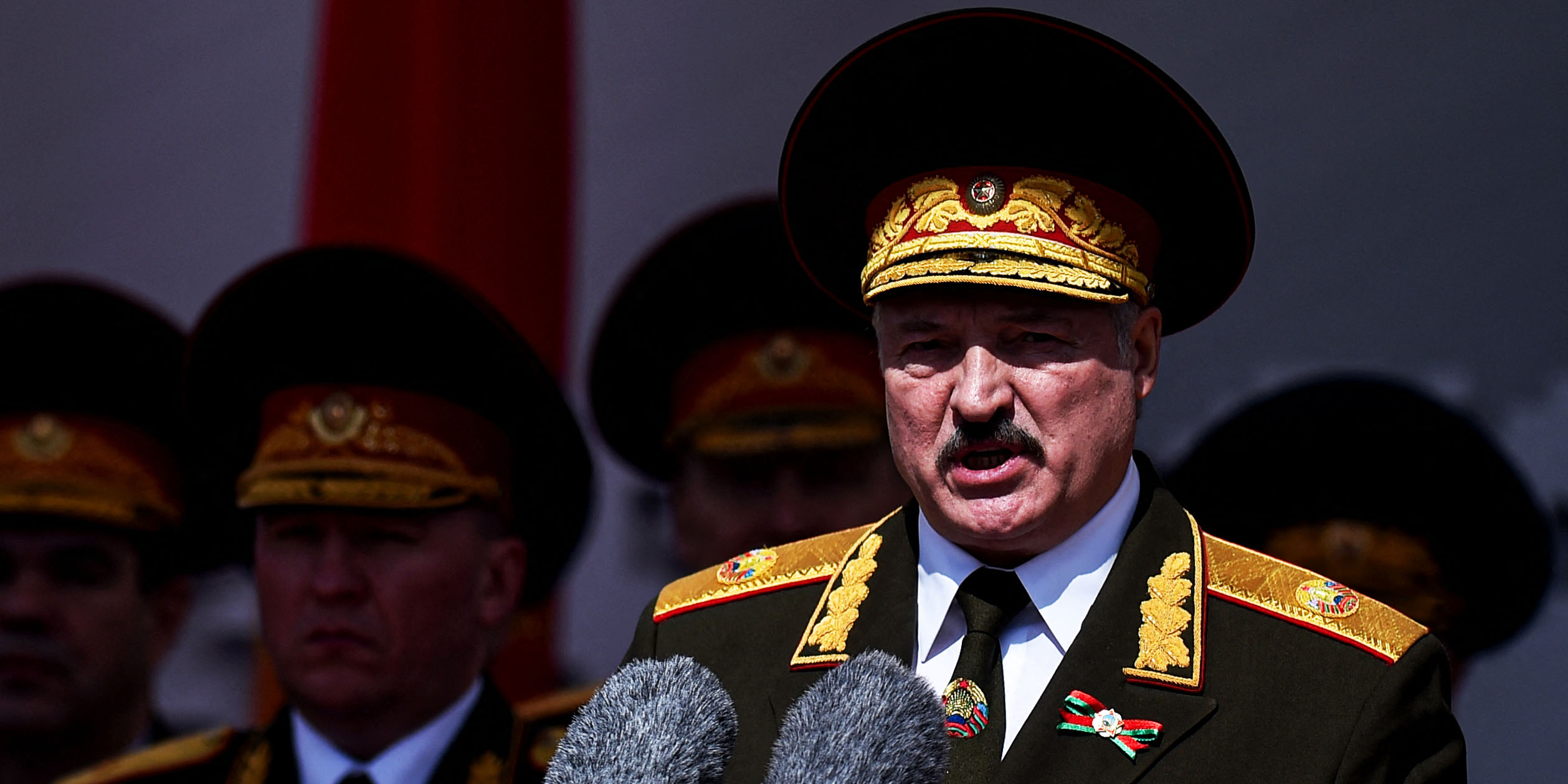Lukasenka puccstól fél, lezáratta az ukrán határt