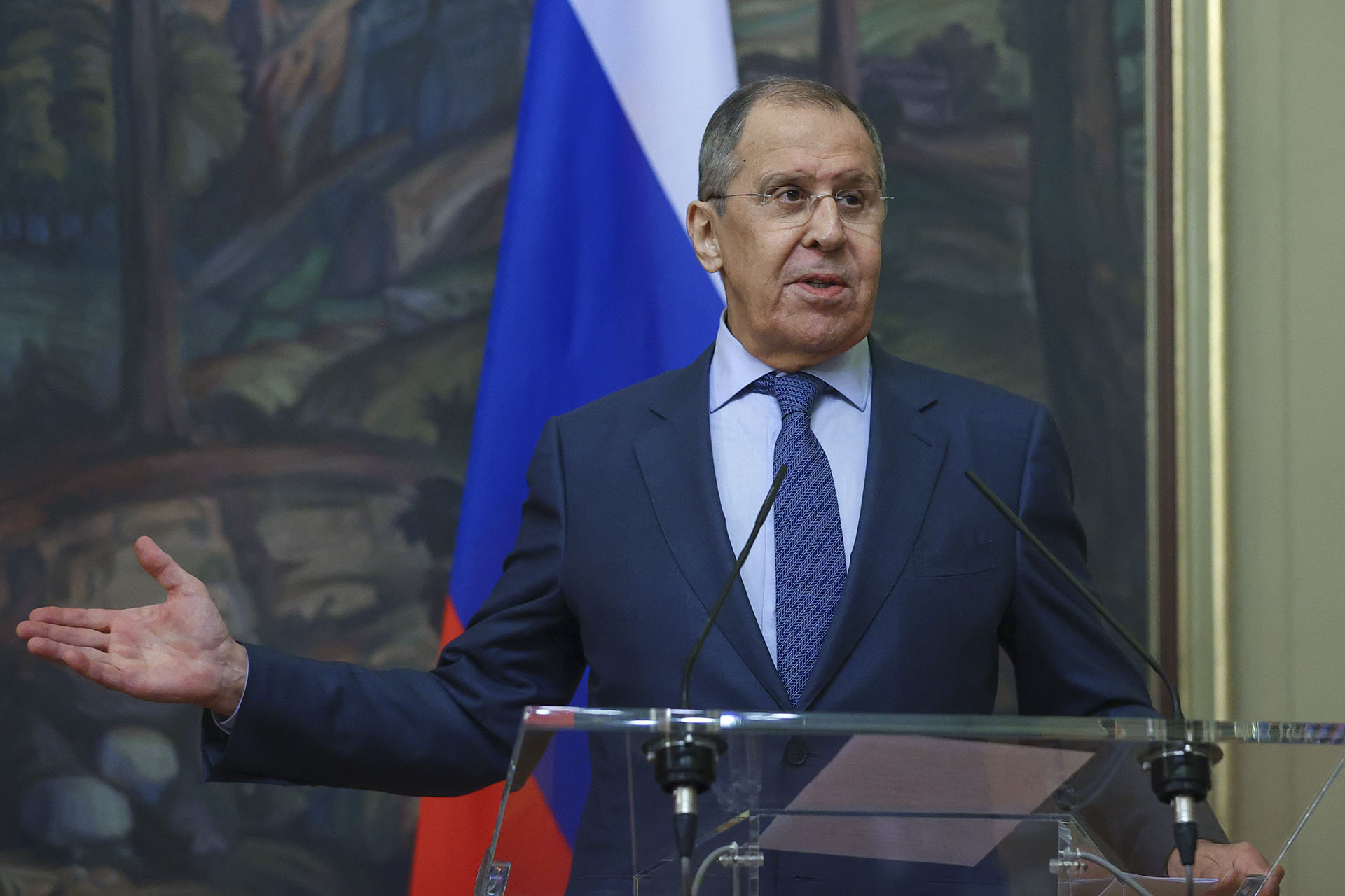 Az orosz külügyminiszter attól retteg, hogy Ukrajna megkaparint egy atomfegyvert