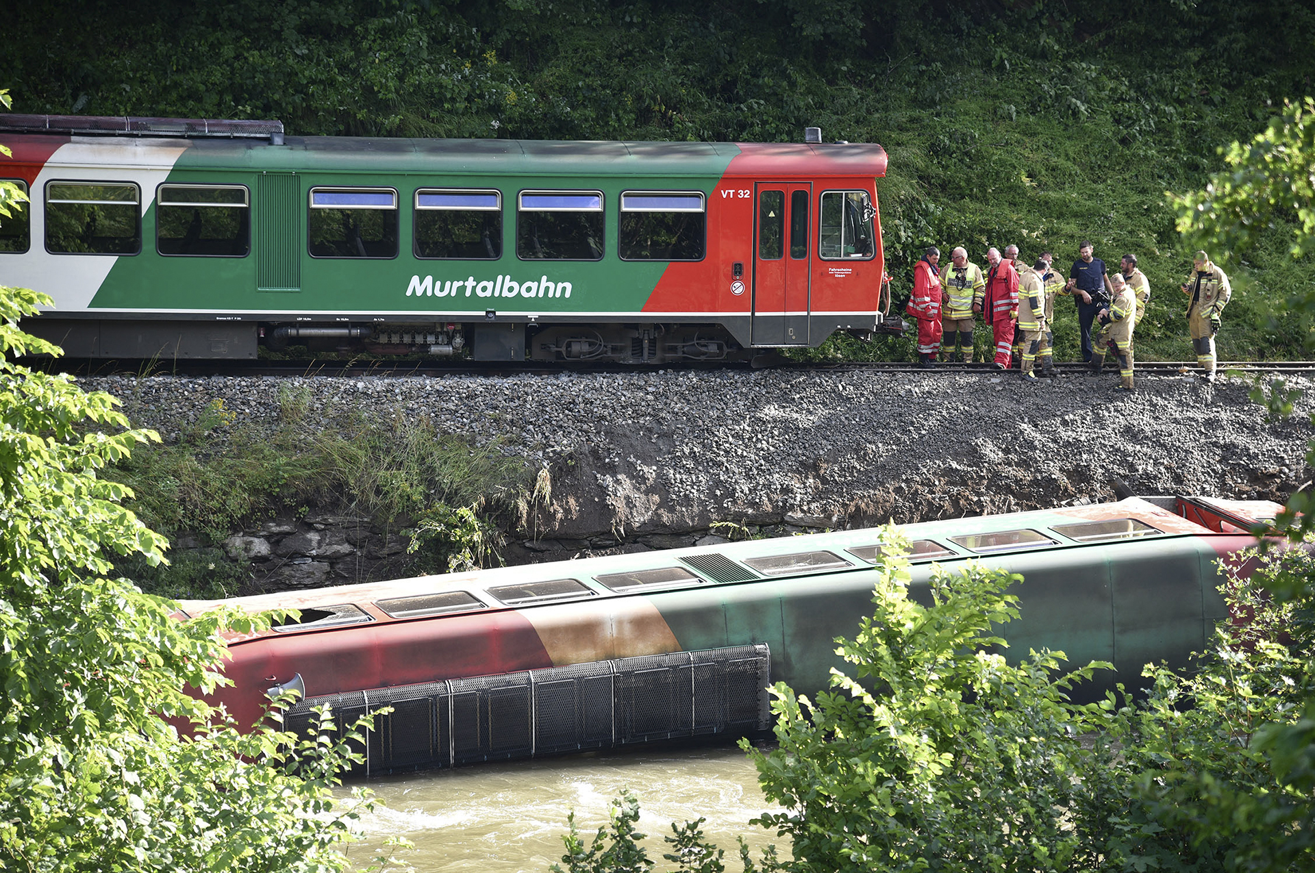 Kisiklott egy vonat az osztrák Alpokban, több gyerek is megsérült