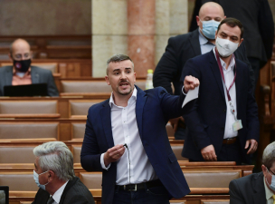 A Jobbik „meglepődöttség nélkül, de sajnálattal” tudomásul vette Jakab távozását