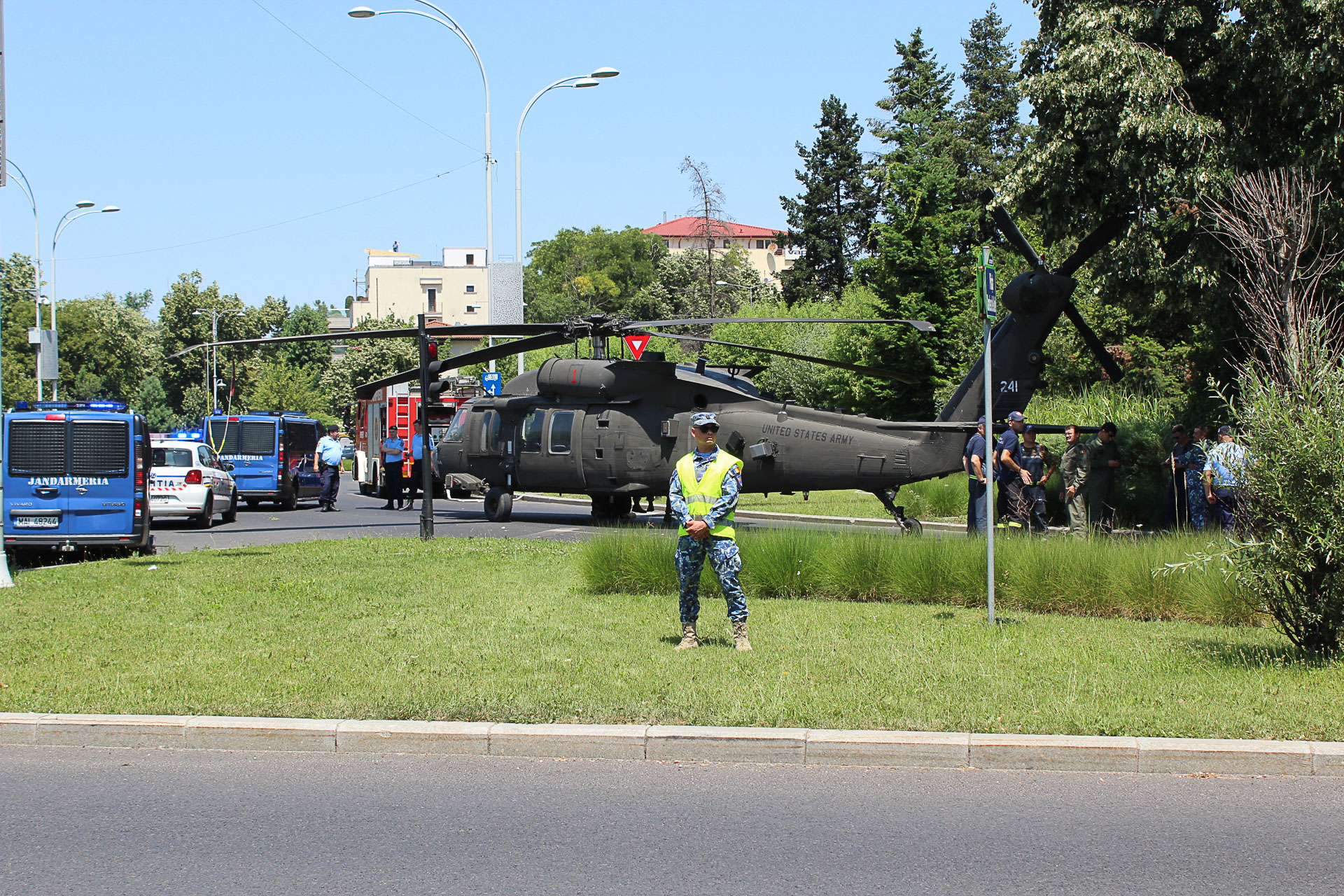 Kényszerleszállást hajtott végre egy helikopter Bukarest központjában