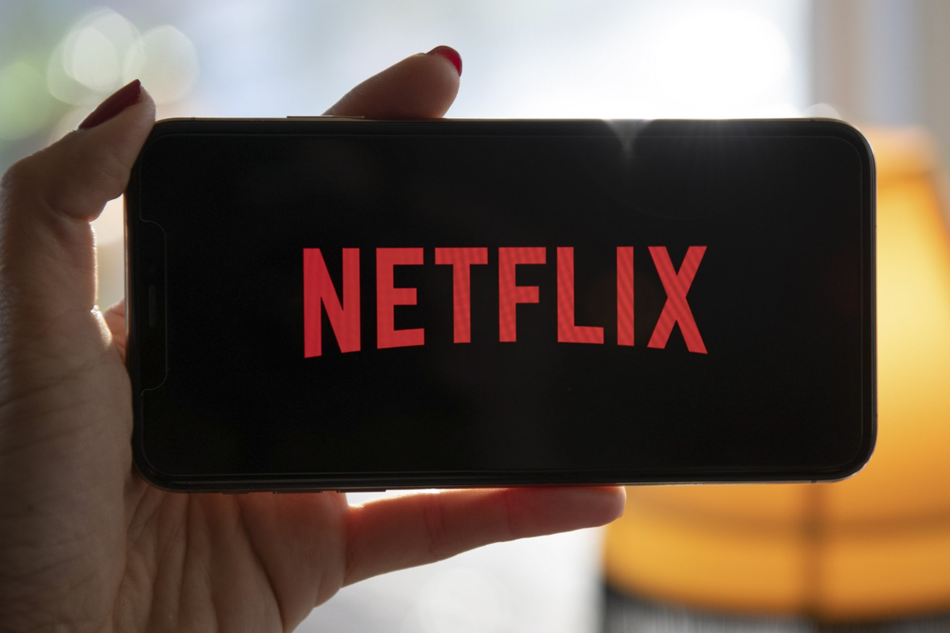 Kevesebb előfizető, több reklám – jönnek a hirdetések a Netflixre