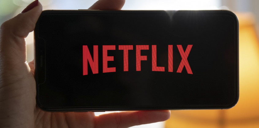 Feljelentette a Magyar Nemzet a Netflixet egy nembináris bölény miatt