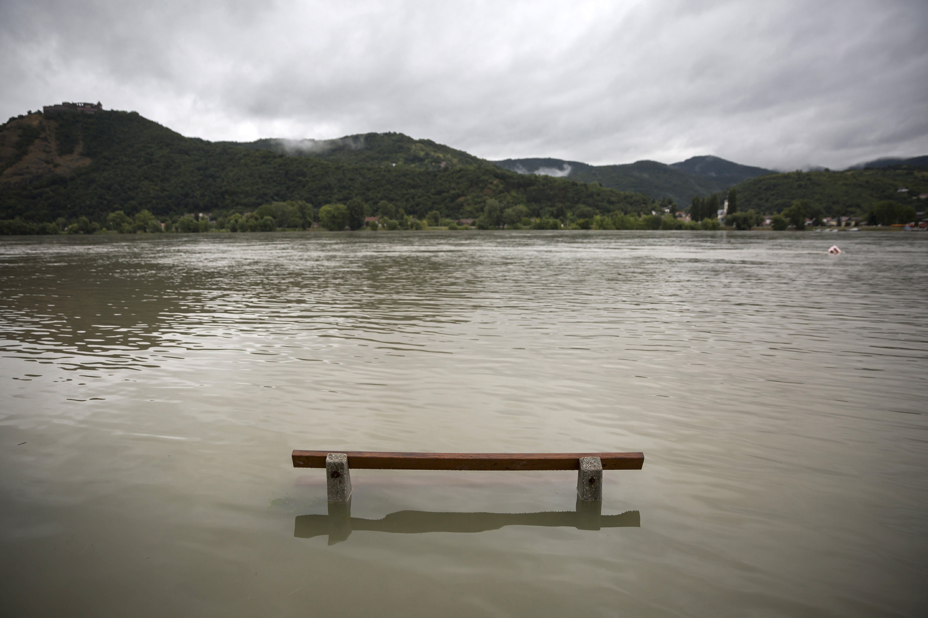 Ha azt hitte, nincs rosszabb, tévedett: árvízvédelmi készültség lesz a Dunán