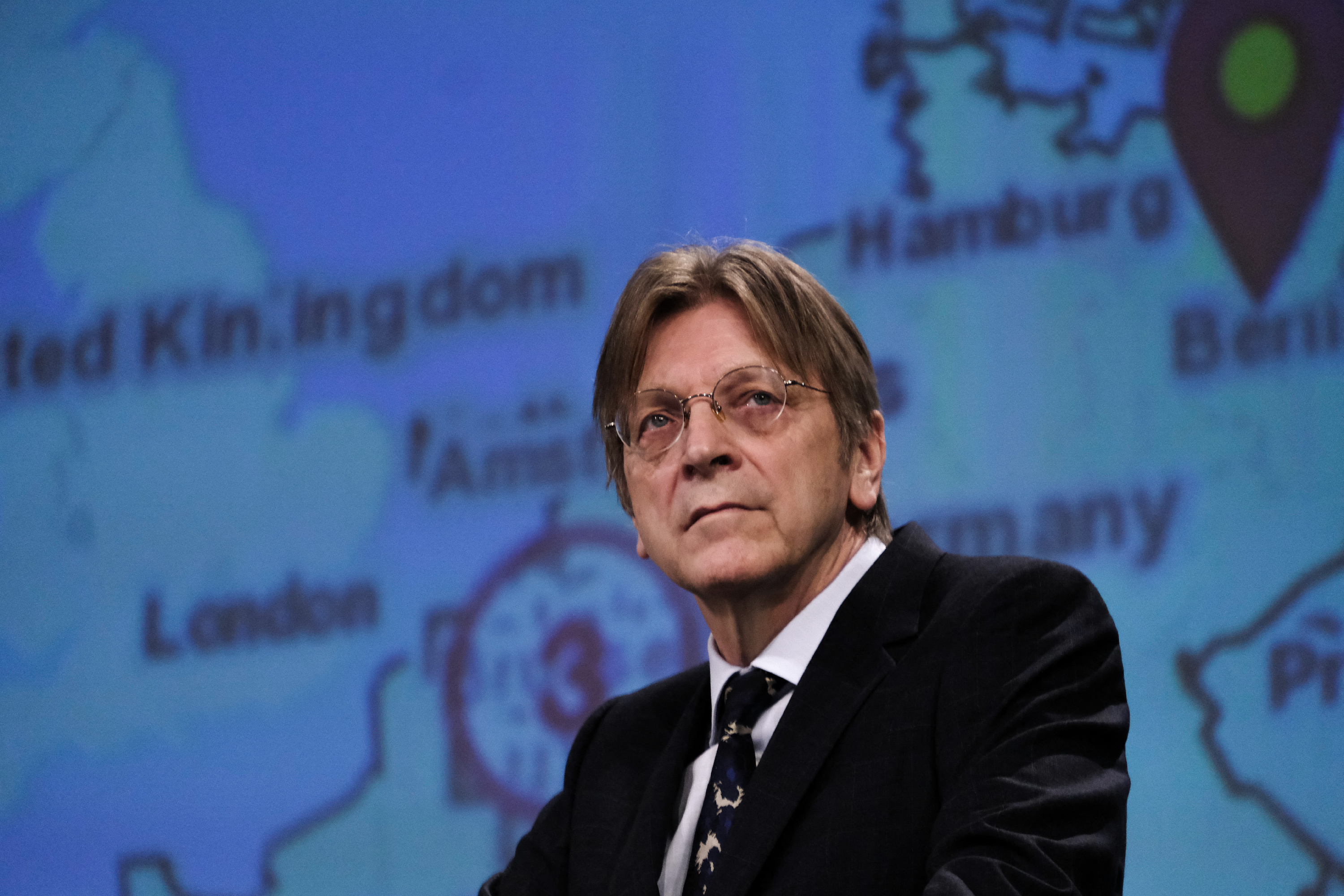 Twitter-bejegyzésben bírálta az Orbán-kormányt Guy Verhofstadt
