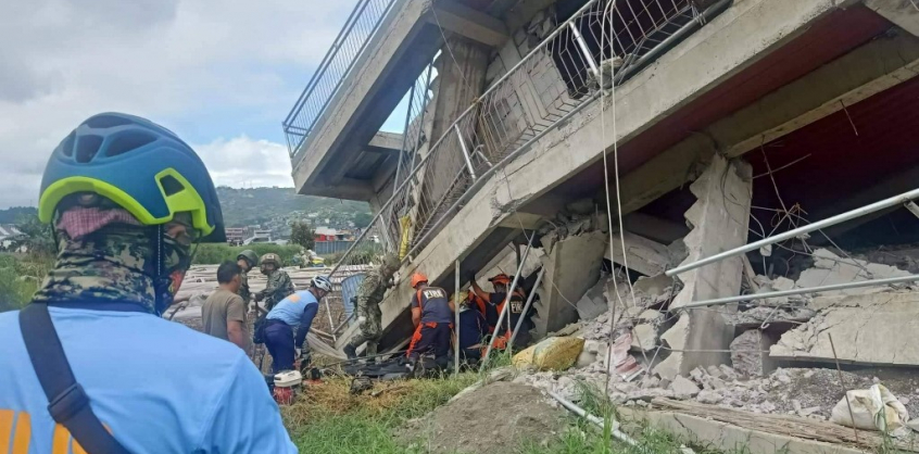 Súlyos károkat okozott a hetes erősségű földrengés a Fülöp-szigeteken