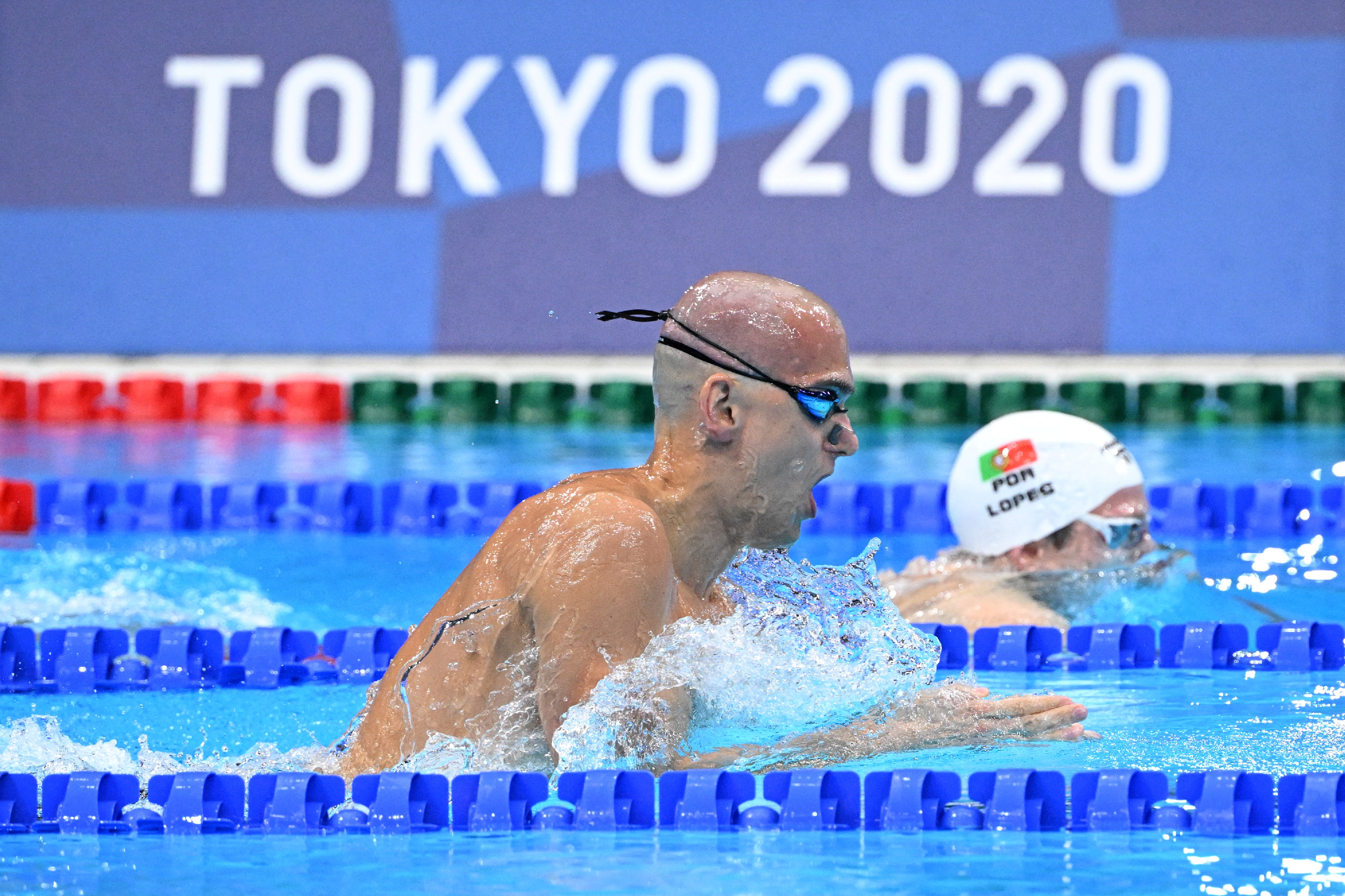 Utoljára úszik olimpián Cseh László, hajnalban kell érte szorítani