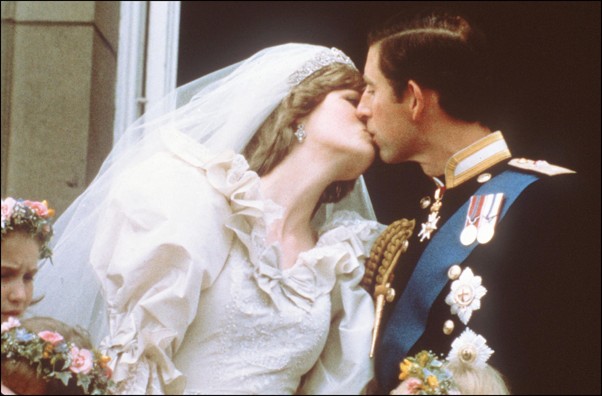 Ma 40 éve, hogy Károly herceg elvette Dianát, pedig mást szeretett