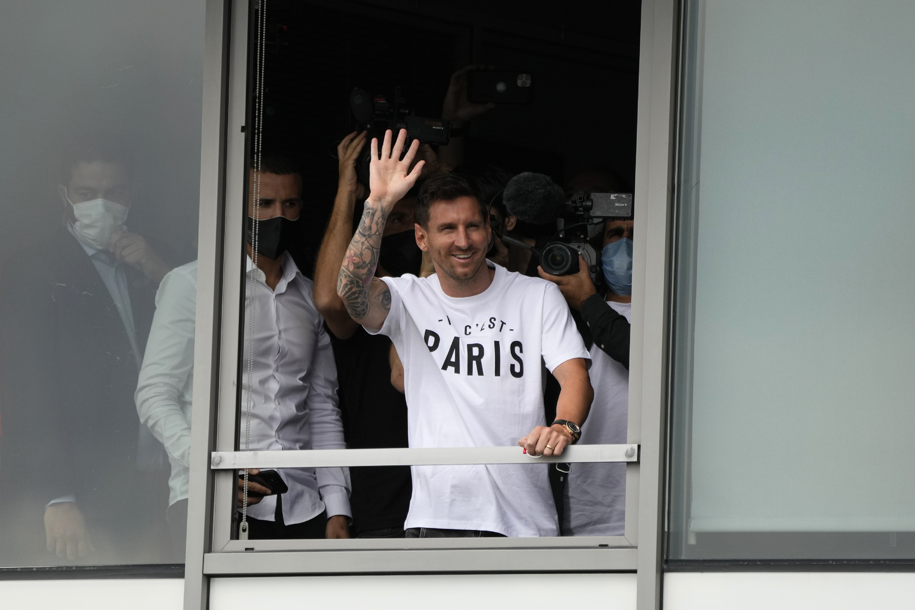 Már a rajongókat is üdvözölte Messi