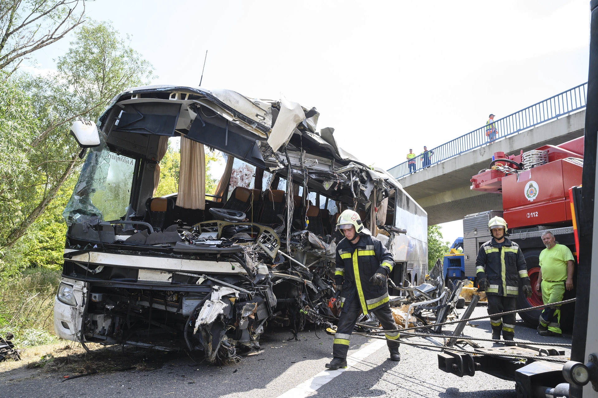 Kiderült, mi okozhatta a tragikus buszbalesetet