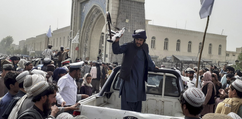 Először jelent meg a tálibok rejtélyes vezetője a nyilvánosság előtt