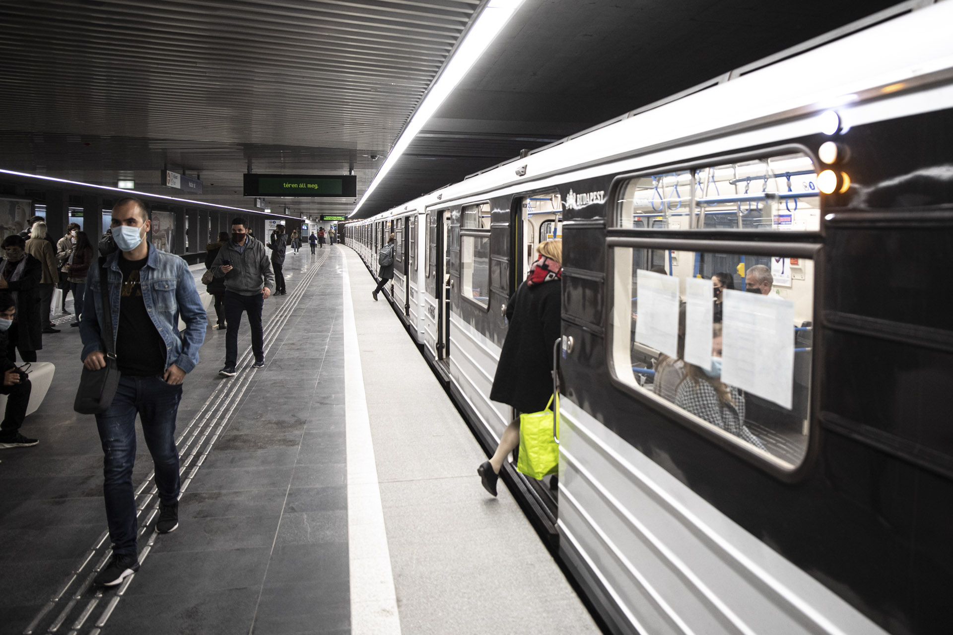 Az orosz Metrowagonmash-t nem érdekli, hogy a főváros több mint három éve perelne a 3-as metró miatt
