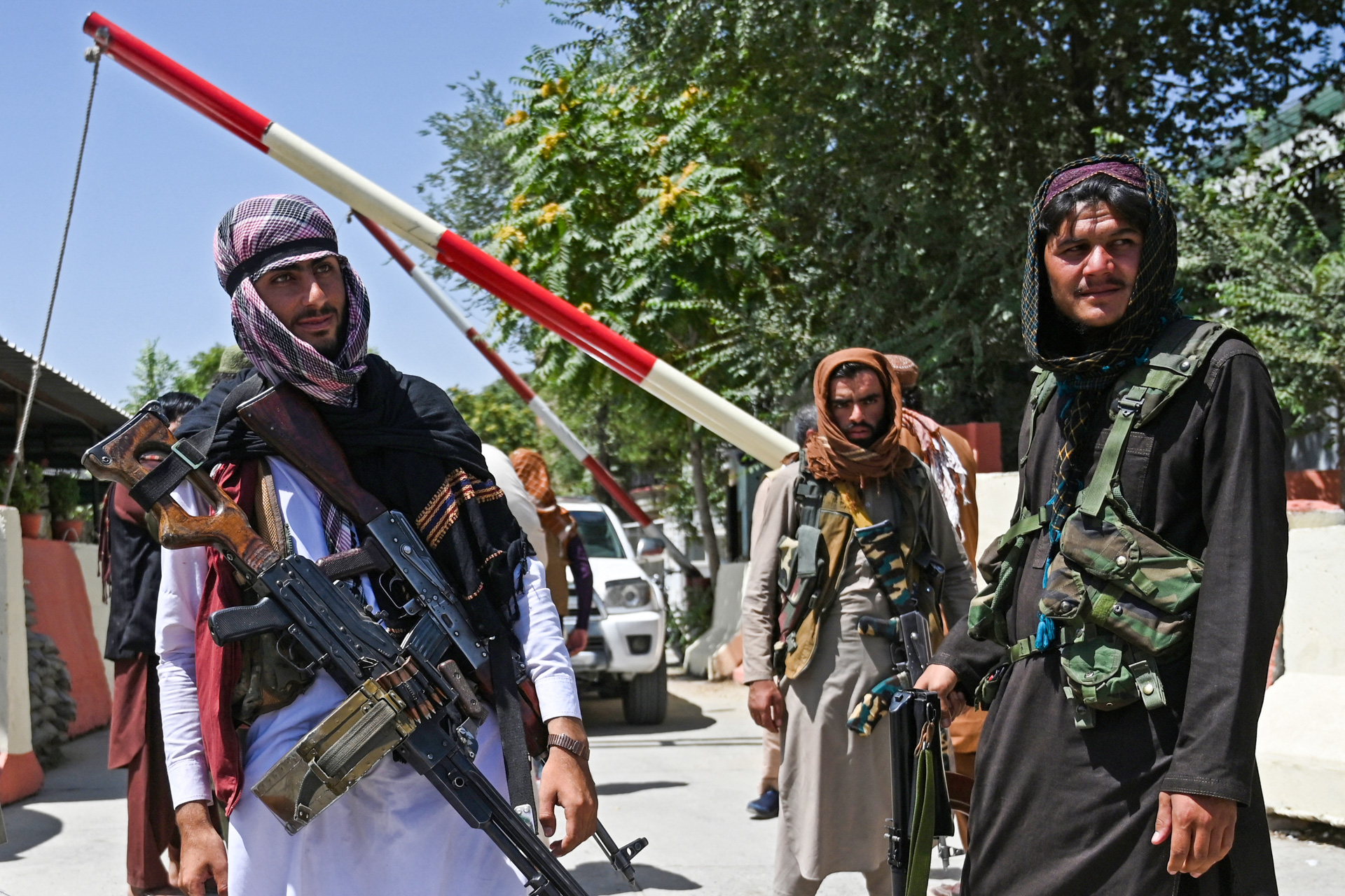 Akcióban a tálibok  – végtagcsonkítás, megkövezés és megannyi hangosbemondó