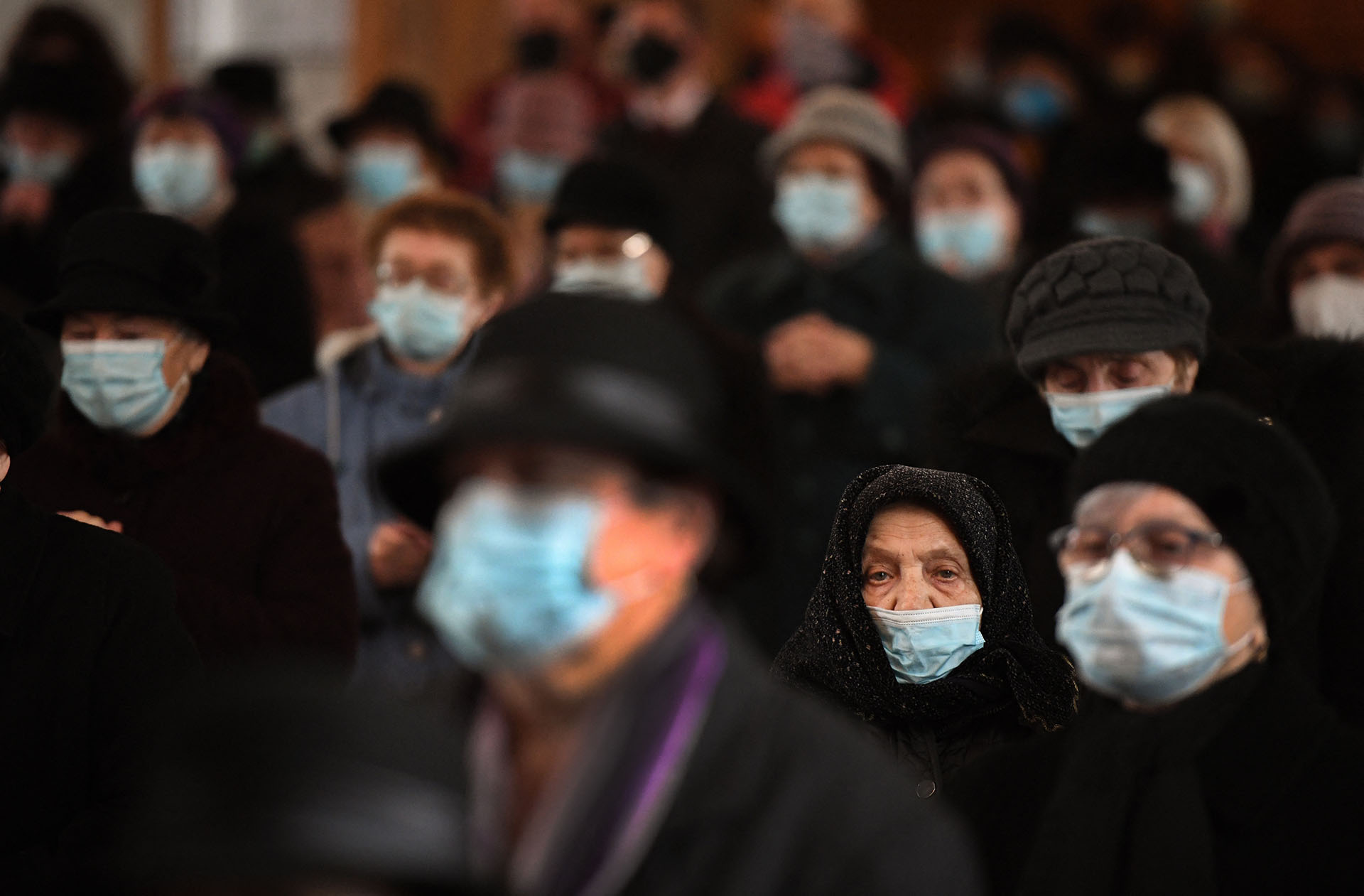 Romániában ugrásszerűen emelkedik a járvány áldozatainak száma