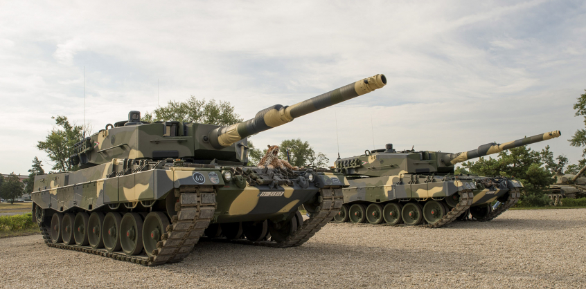 Száznál is több Leopard tankot kap Ukrajna