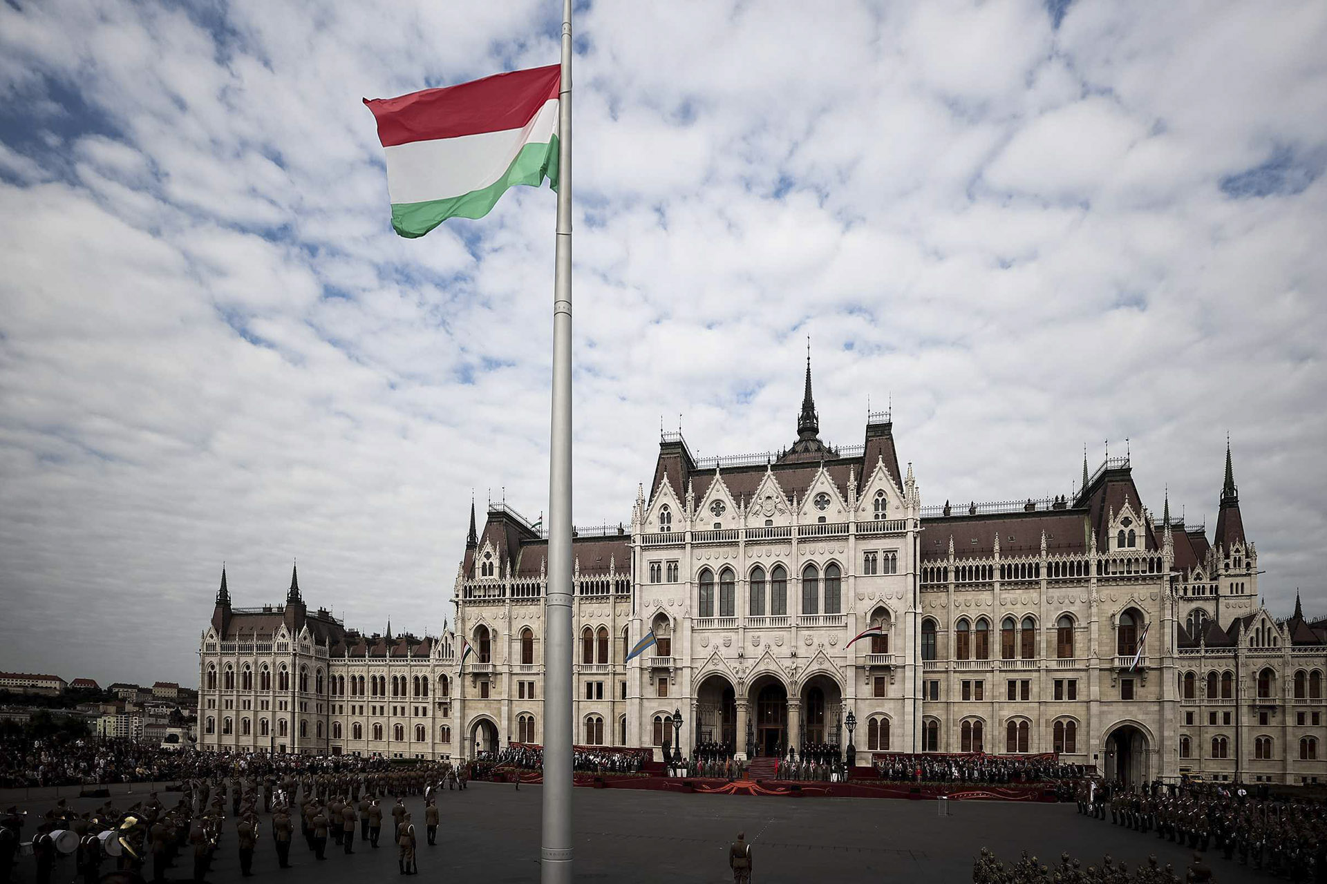 Zsebesek, omladozó kórházak, homofóbia: kiadták a figyelmeztetést Magyarországra