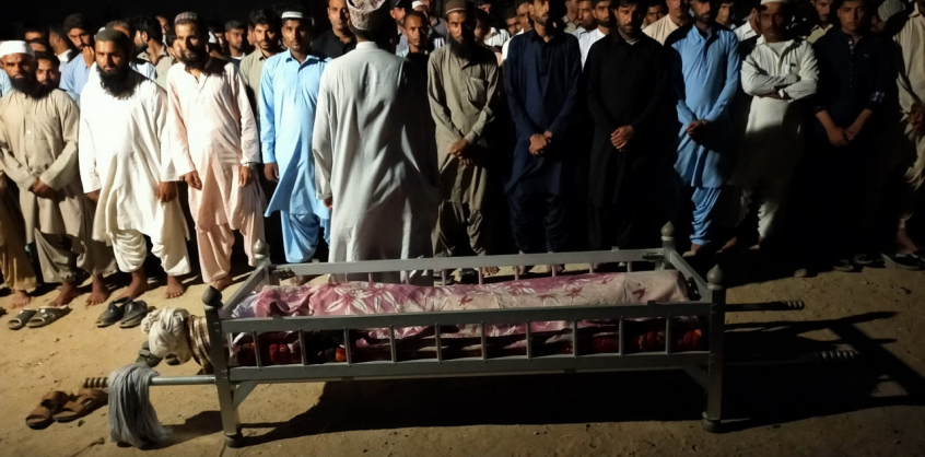 Öngyilkos merényletet Pakisztánban, a célpont egy kínai autókonvoj volt