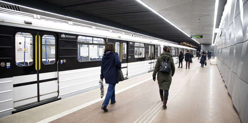 A 3-as metrón rekedtek az utasok, miután annak nem nyílt ki az ajtaja a végállomáson
