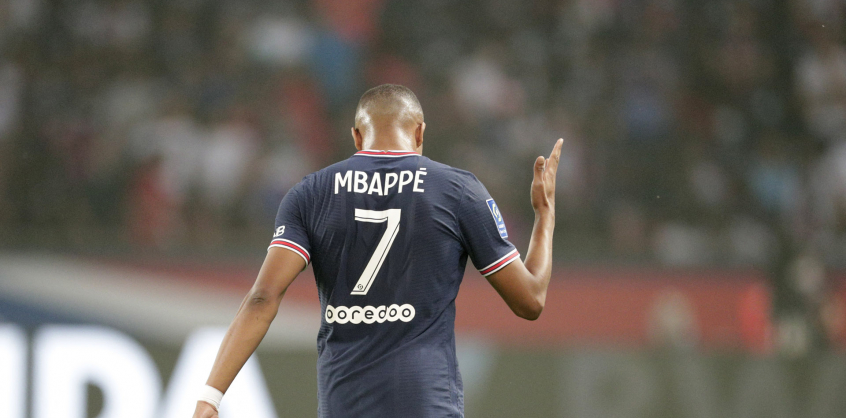 Mbappé marad