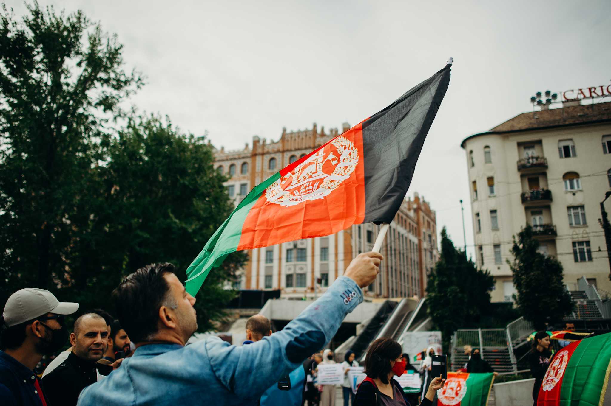 Az afgánok védelmében tüntetnek Budapesten - képgaléria