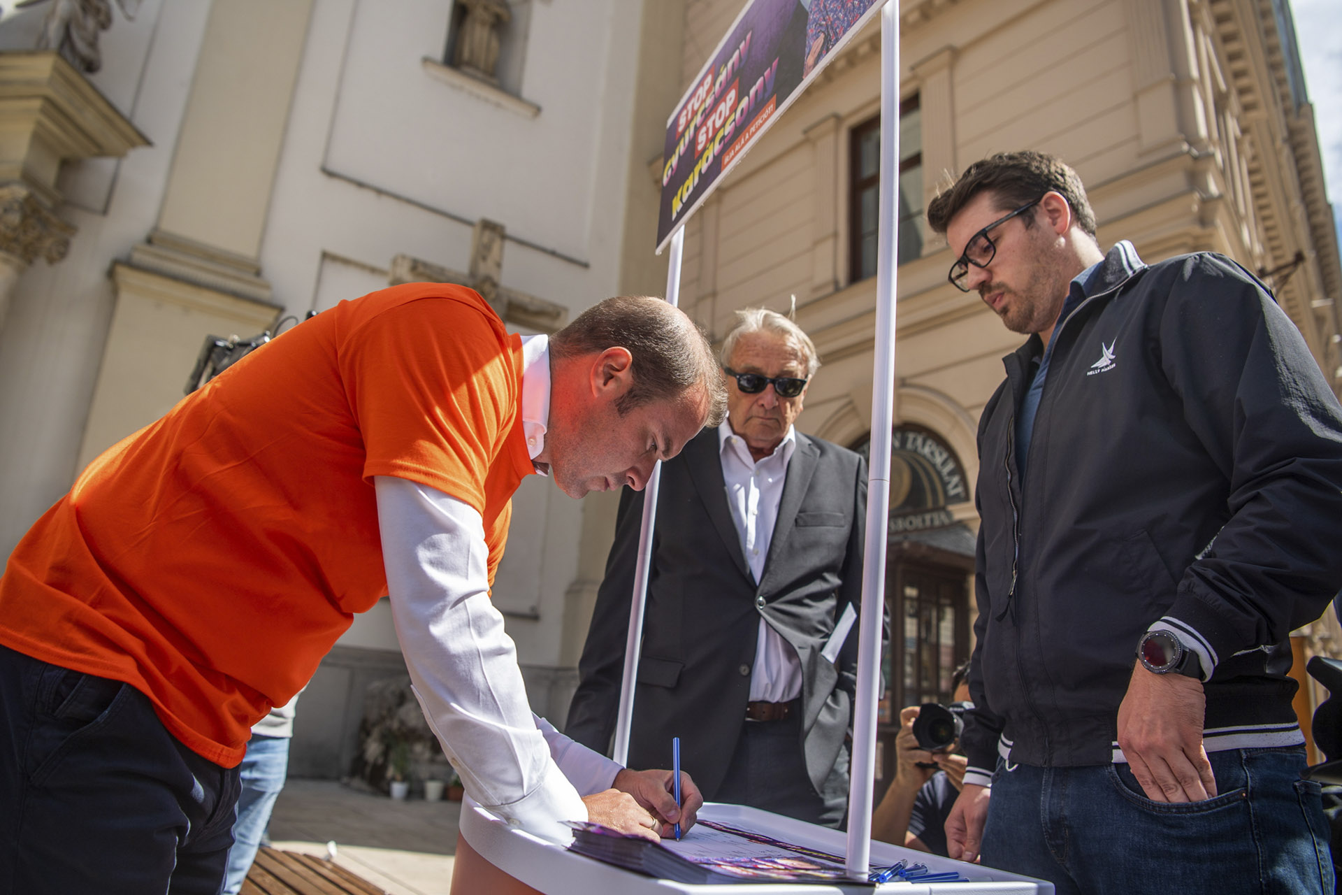 Hollik: Több mint 100 ezren írták alá a „Stop, Gyurcsány! Stop, Karácsony!” petíciót