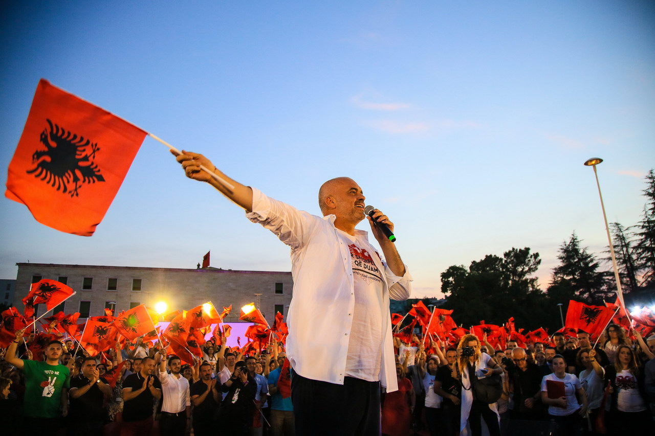 Az új albán kormányban a miniszterek többsége nő